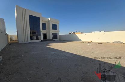 Villa - 4 Bedrooms - 6 Bathrooms for rent in Al Aweer 1 - Al Aweer - Dubai