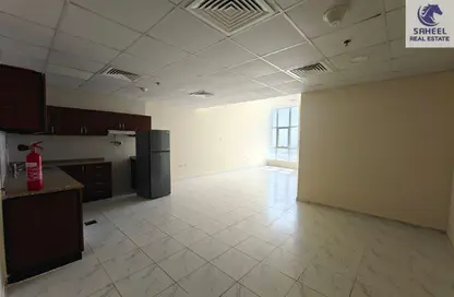 Apartment - 1 Bathroom for rent in RAK Tower - Al Seer - Ras Al Khaimah