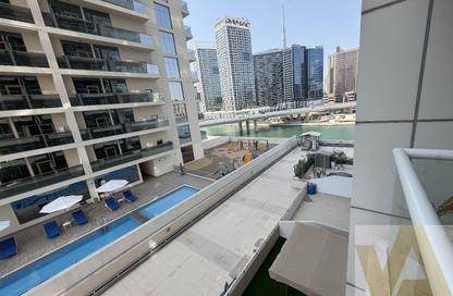 Apartment - 1 - 1 for rent in Mayfair Residency - Business Bay - Dubai