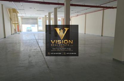 Warehouse - Studio - 2 Bathrooms for rent in Umm Al Thuoob - Umm Al Quwain