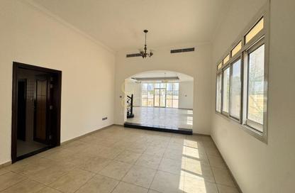 Villa - 5 - 6 for rent in Jumeirah 1 Villas - Jumeirah 1 - Jumeirah - Dubai