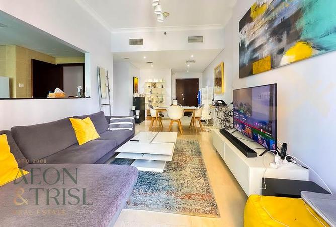 Modern Furnished |Canal View | Metro+Mall walkable