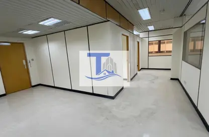 Office Space - Studio - 1 Bathroom for rent in Hamdan Street - Abu Dhabi
