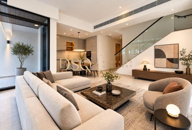 Corner Unit | Fully Furnished |Upgraded