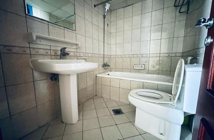 Apartment - Studio - 1 Bathroom for rent in Qasimia 10 building - Al Mahatta - Al Qasimia - Sharjah