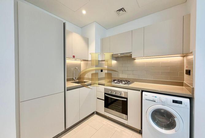 Bright Unit | High Floor | Vacant photo 3