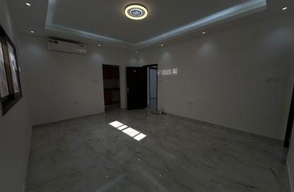 Apartment - Studio - 1 Bathroom for rent in Electra Street - Abu Dhabi
