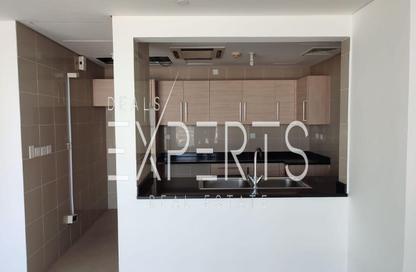 Apartment - 1 Bedroom - 2 Bathrooms for rent in RAK Tower - Marina Square - Al Reem Island - Abu Dhabi