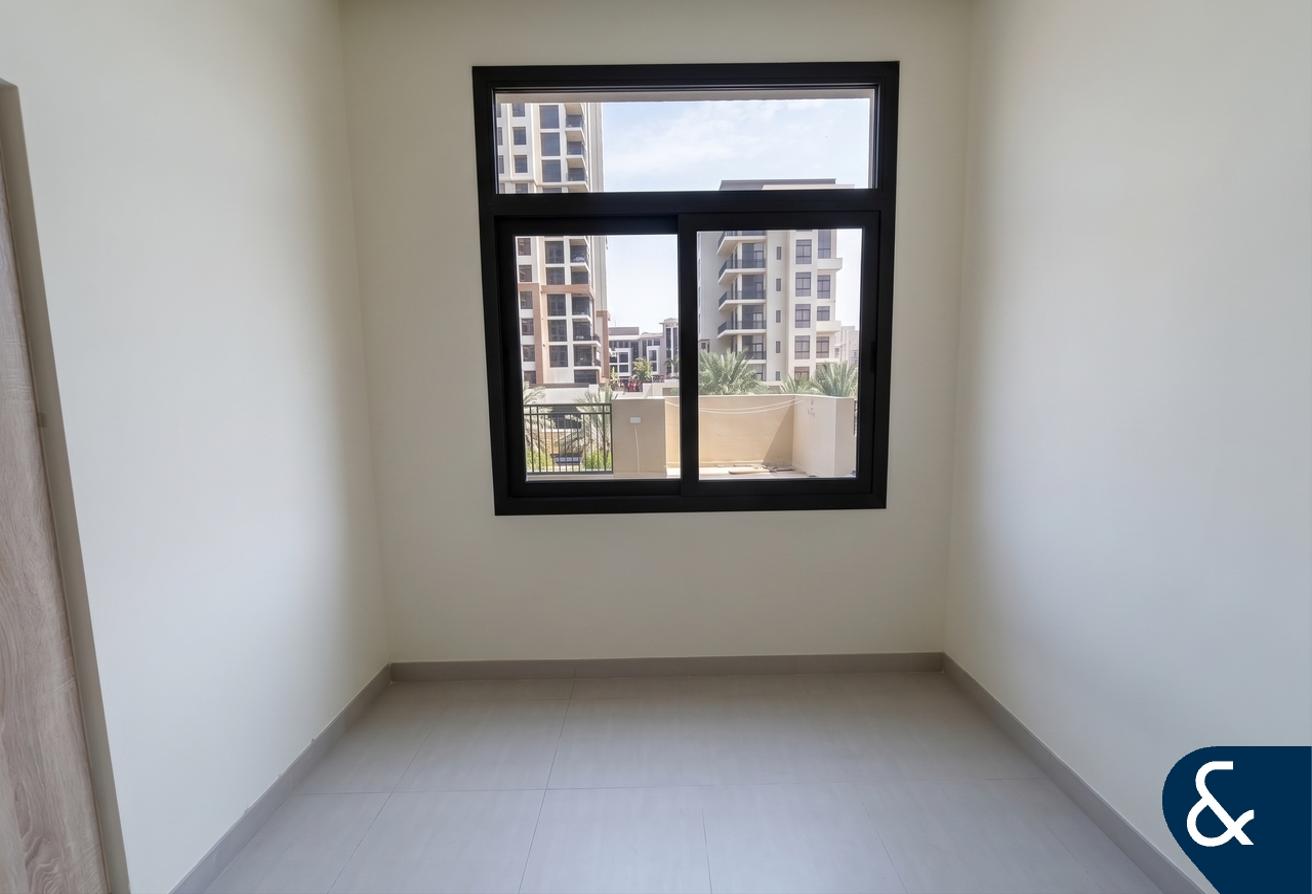 Park View | Large Terrace | Available Now photo 10