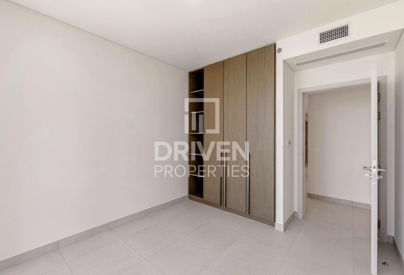 Corner Unit | Spacious Layout | Premium Area photo 7