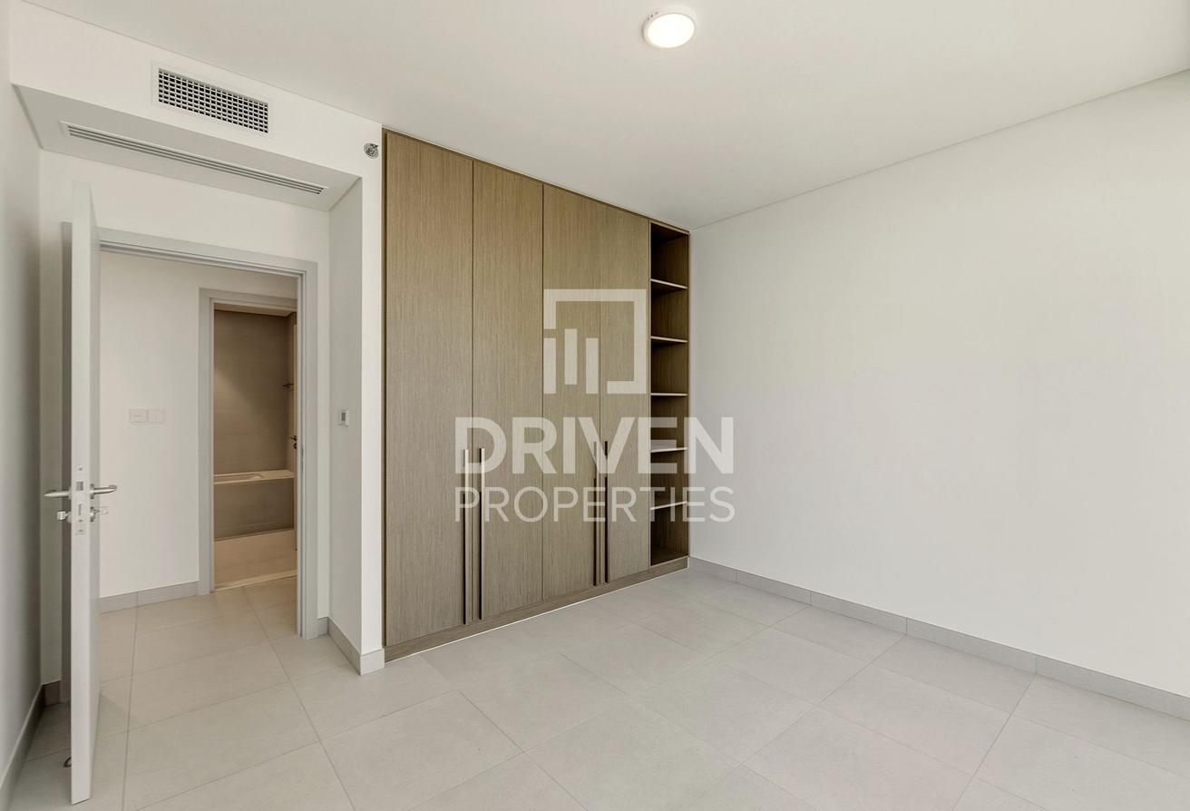 Corner Unit | Spacious Layout | Premium Area photo 9