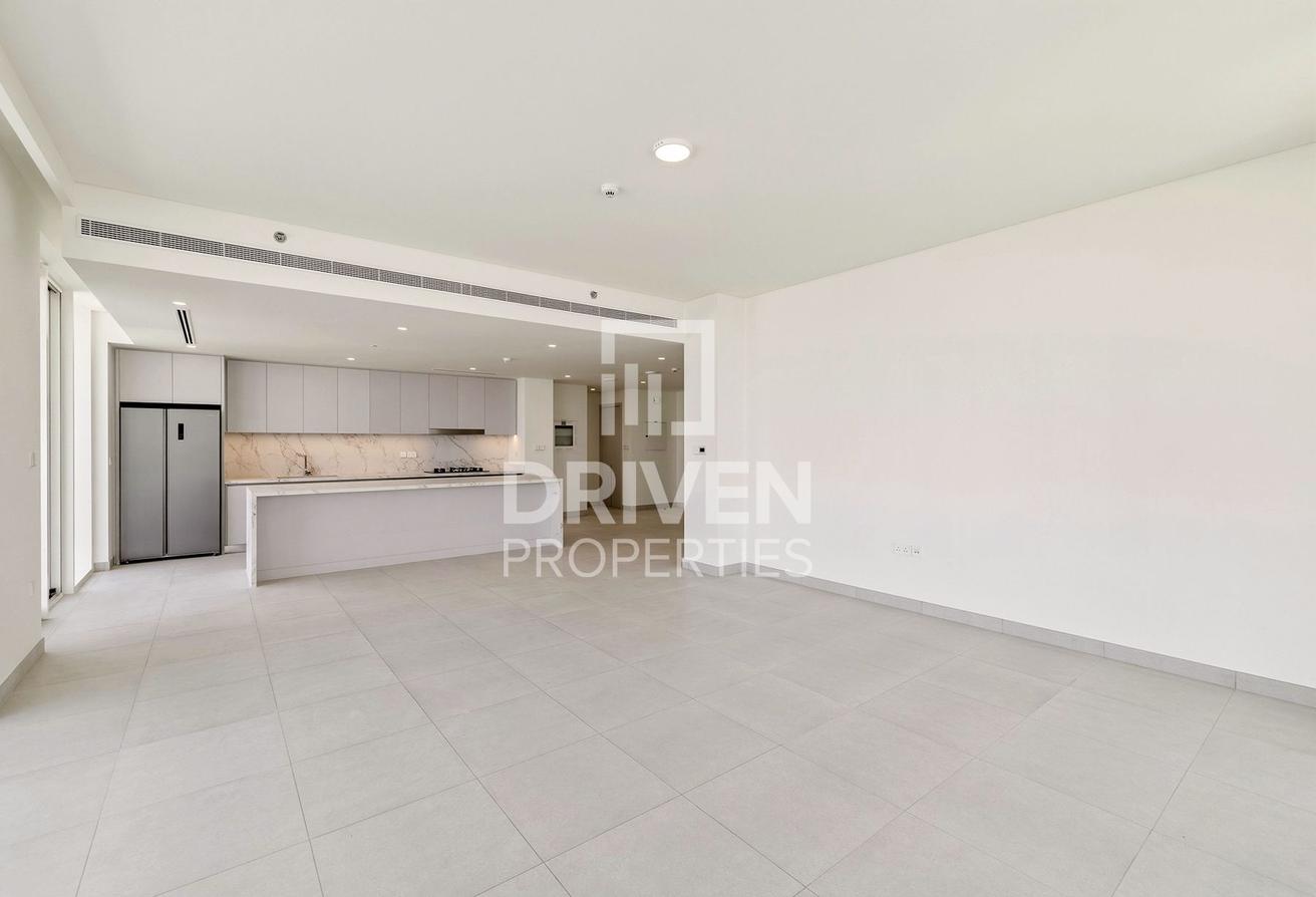 Corner Unit | Spacious Layout | Premium Area photo 4