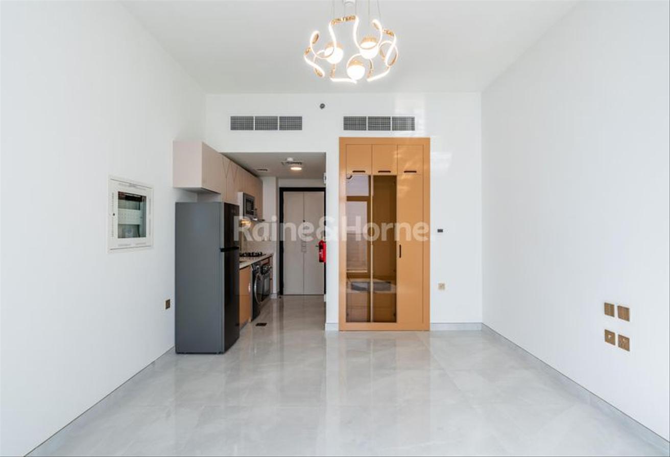 1 Month FREE I Brand New | Low Floor photo 5