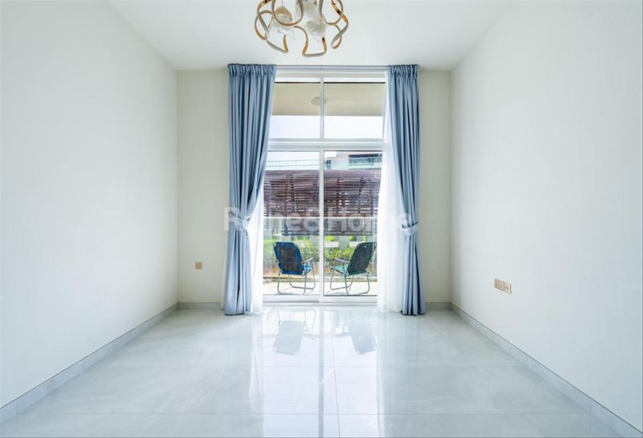 1 Month FREE I Brand New | Low Floor photo 2