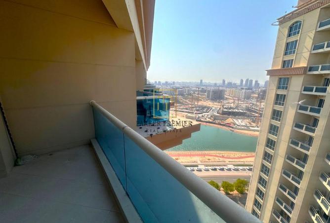 High Floor Studio | Balcony | Partial Lake View