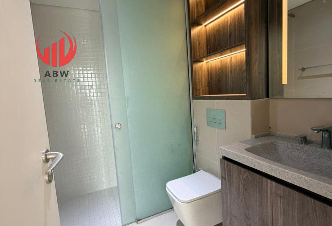 Spacious 1BR Apartment | Prime Location photo 13