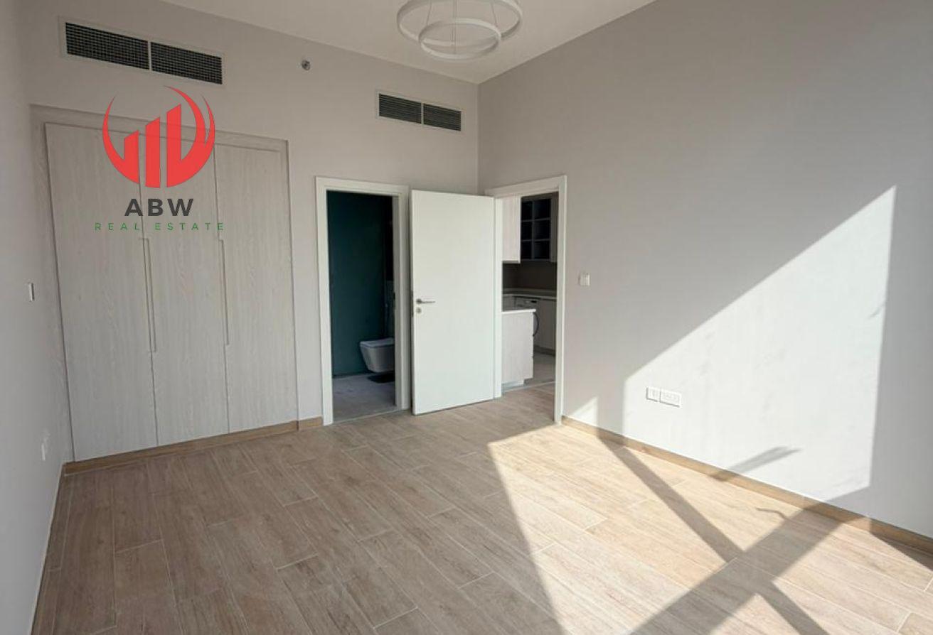 Spacious 1BR Apartment | Prime Location photo 5