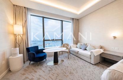 Apartment - Studio - 1 for rent in The Palm Tower - Palm Jumeirah - Dubai