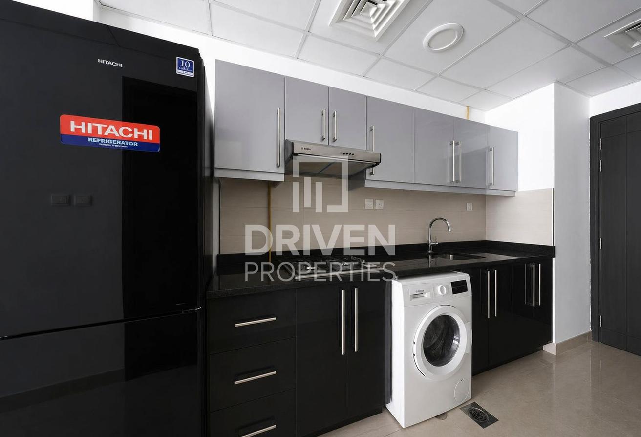 Fully Furnished | Spacious Layout | Low Floor photo 8