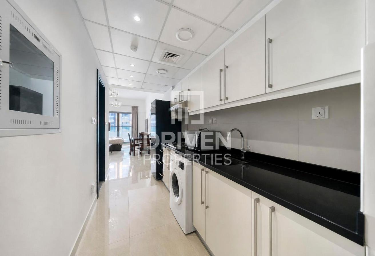Fully Furnished | Spacious Layout | Low Floor photo 7