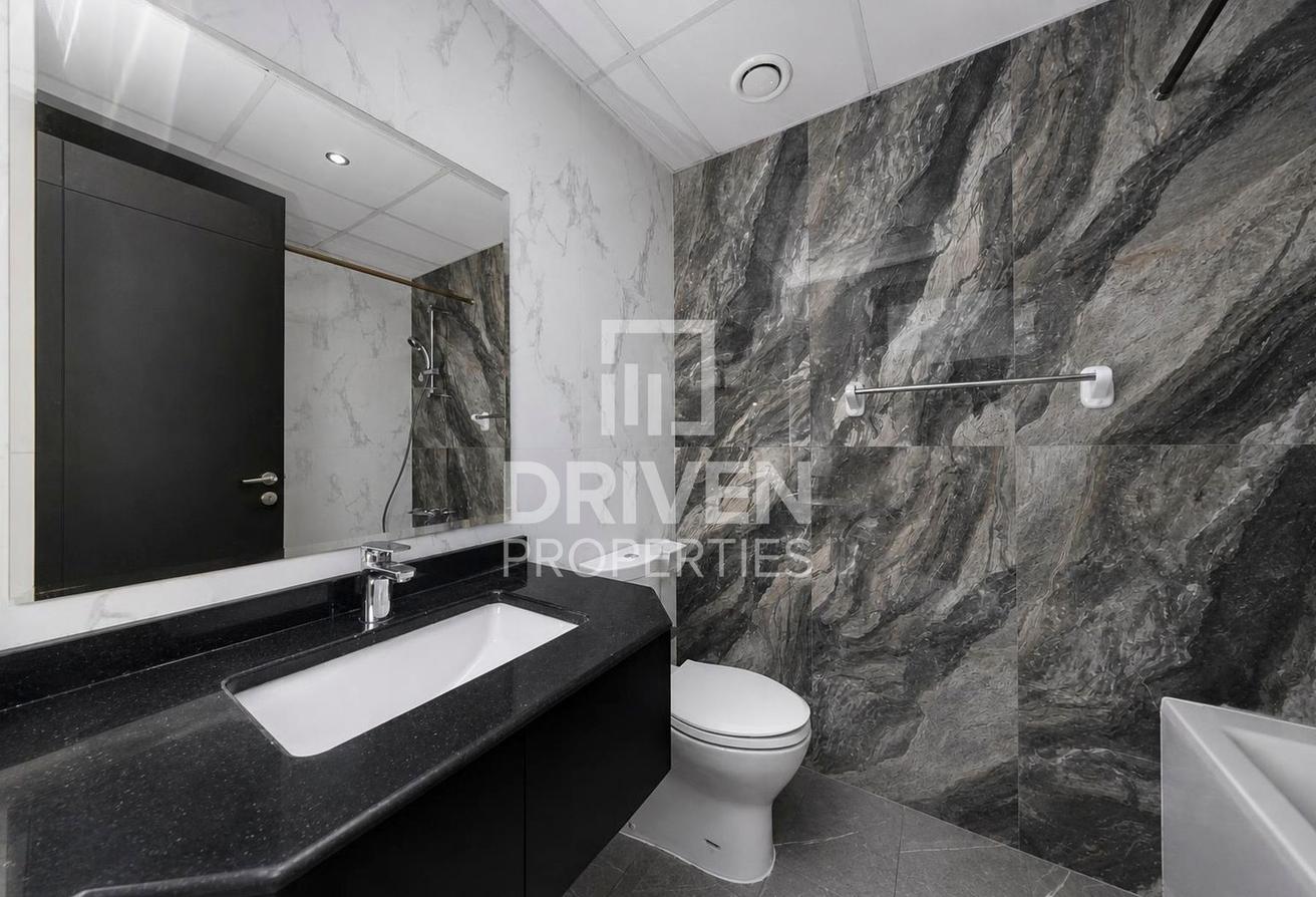 Fully Furnished | Spacious Layout | Low Floor photo 9