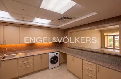 Apartment - 2 - 3 for rent in Al Anbara - Shoreline Apartments - Palm Jumeirah - Dubai