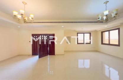 Villa - 5 - 6 for rent in Al Barsha 1 Villas - Al Barsha 1 - Al Barsha - Dubai