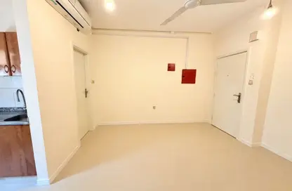 Apartment - 1 Bathroom for rent in Al Shamsi 1 - Muwaileh Commercial - Sharjah