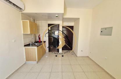 Apartment - Studio - 1 for rent in Fire Station Road - Muwaileh - Sharjah Apartment - Studio - 1 for rent in Fire Station Road - Muwaileh - Sharjah