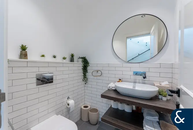 161437383 - Property Image 3