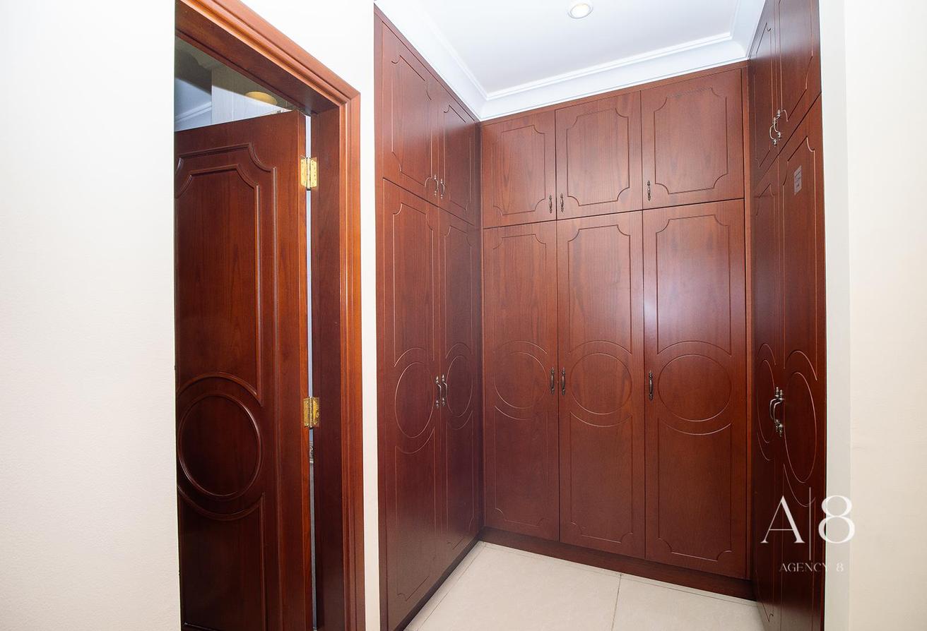 View Now | Huge Unique Terrace | Vacant photo 11
