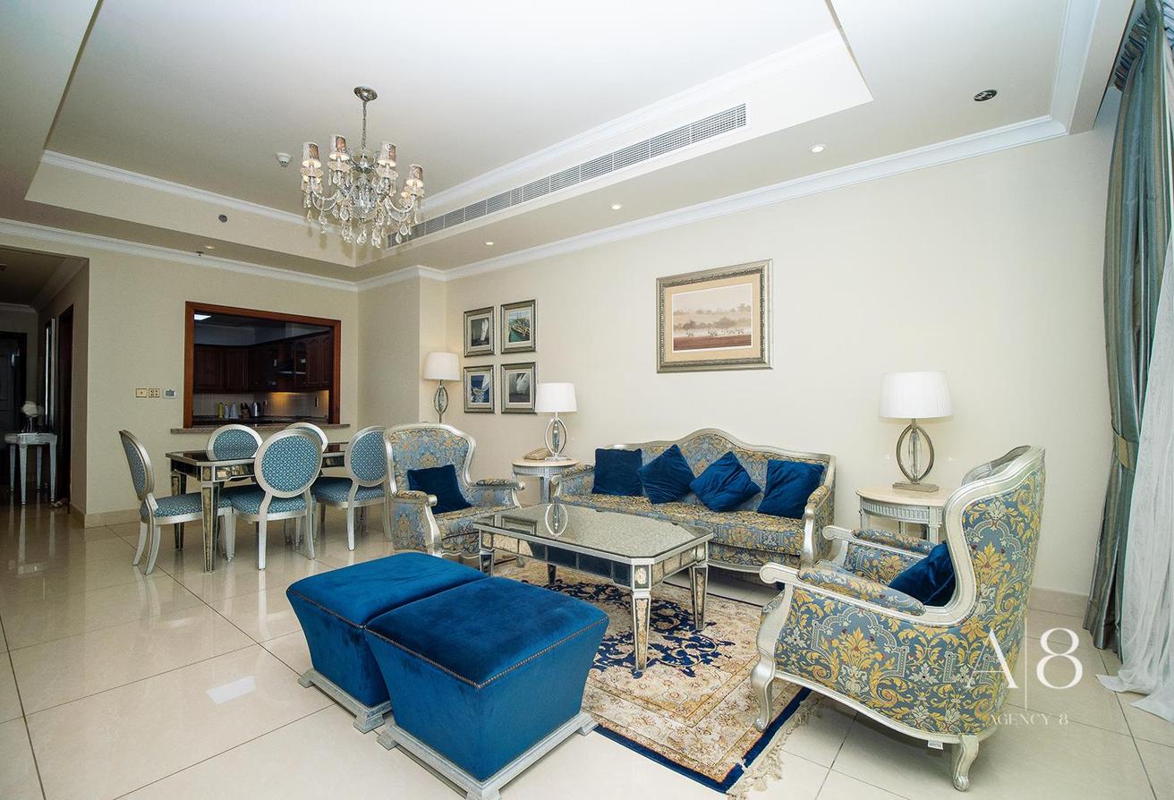 View Now | Huge Unique Terrace | Vacant photo 2