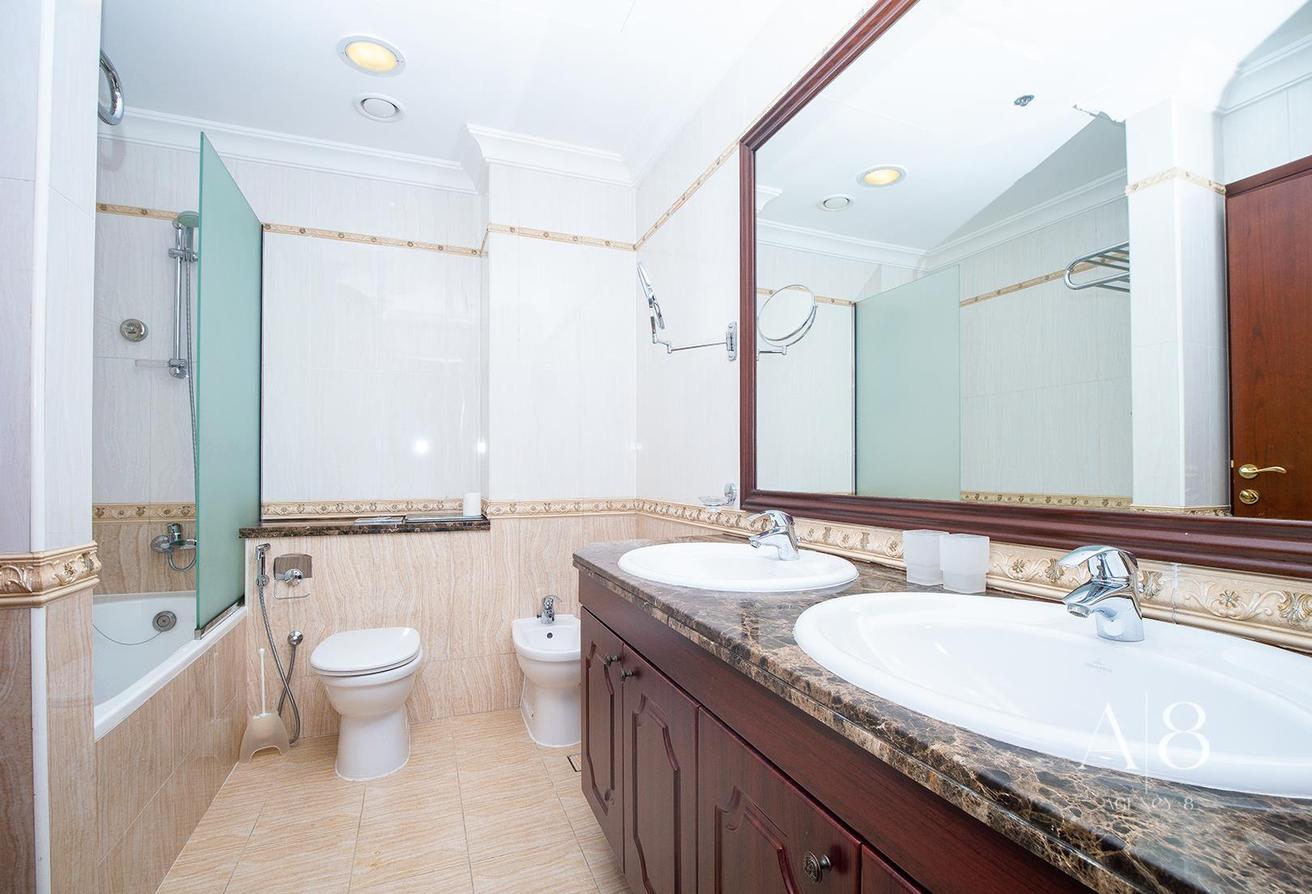 View Now | Huge Unique Terrace | Vacant photo 15