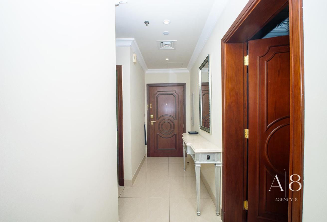 View Now | Huge Unique Terrace | Vacant photo 8