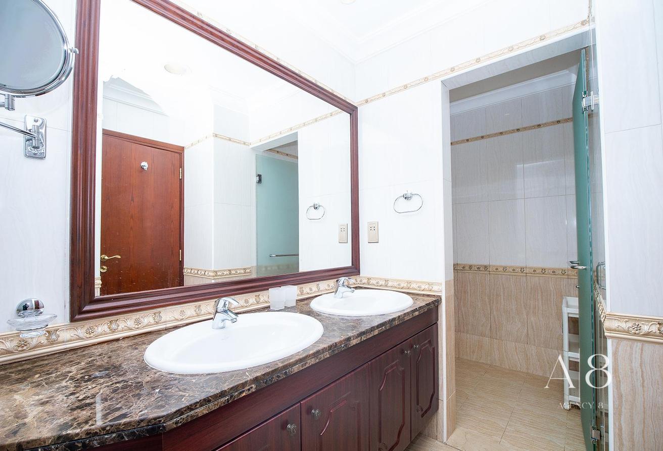 View Now | Huge Unique Terrace | Vacant photo 9