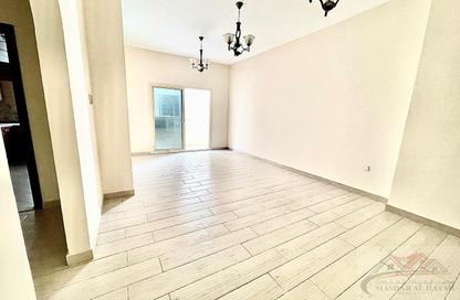 Apartment - 1 Bedroom - 2 Bathrooms for rent in Muwaileh 29 Building - Muwaileh - Sharjah