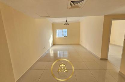 Apartment - 2 Bedrooms - 2 Bathrooms for rent in Al Khan Corniche - Al Khan - Sharjah