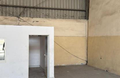 Warehouse - Studio - 1 Bathroom for rent in Mussafah Industrial Area - Mussafah - Abu Dhabi