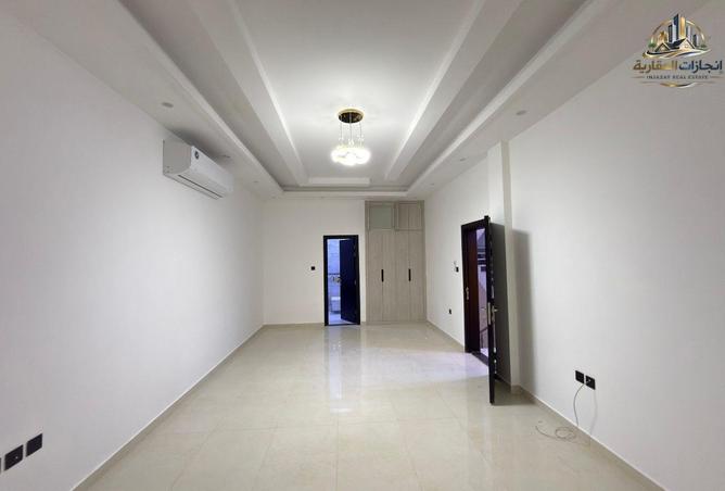 104256412 - Property Image 2