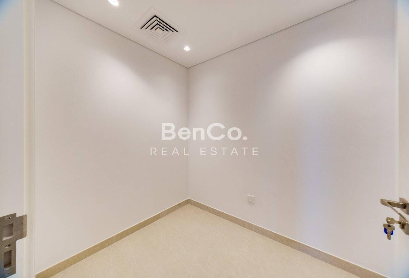 2BR High Floor | Golf Views | Multiple Options photo 15