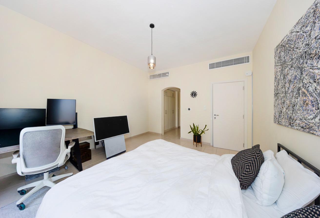 5 bedroom villa in Meadows 6, Meadows: 25