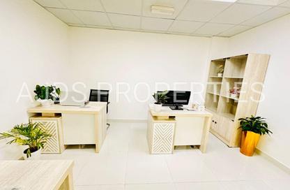 Office Space - Studio - 1 Bathroom for rent in Silver Home Building - Hor Al Anz - Deira - Dubai