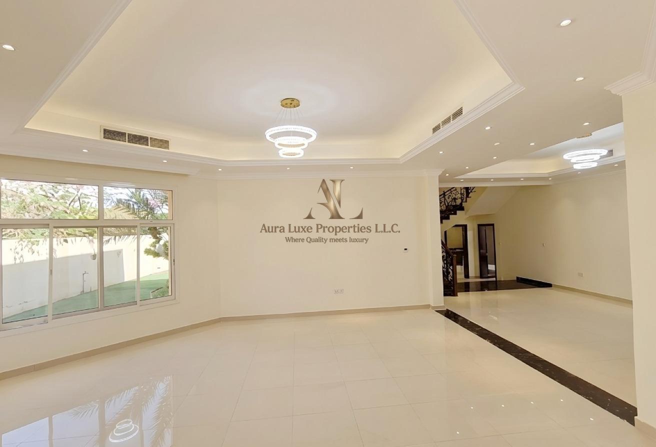 Well Maintained: Spacious Villa Best Location photo 3