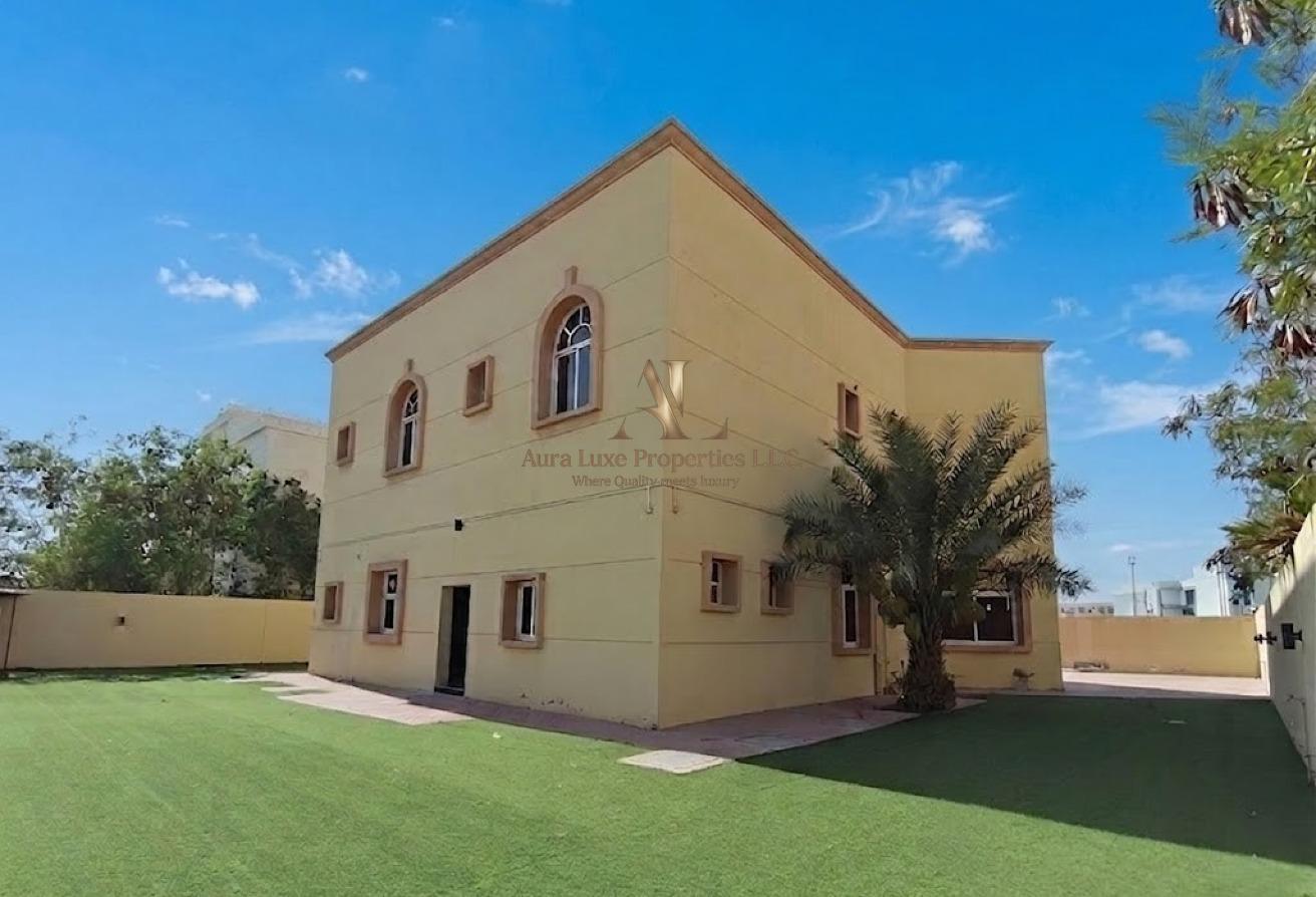 Well Maintained: Spacious Villa Best Location photo 10