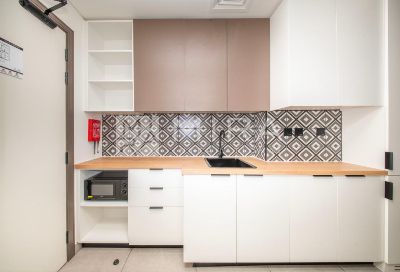 Ready to Move In | Fully Furnished | Road View photo 4