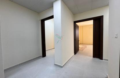 Apartment - 2 Bedrooms - 3 Bathrooms for rent in Al Dafeinah - Asharej - Al Ain