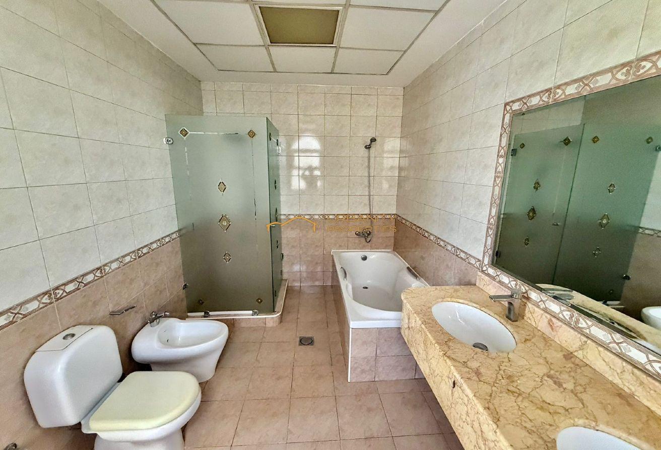 Spacious 5BR Villa | Shared Pool | Jumeirah 1 photo 25