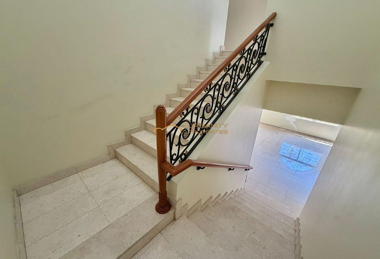 Spacious 5BR Villa | Shared Pool | Jumeirah 1 photo 16