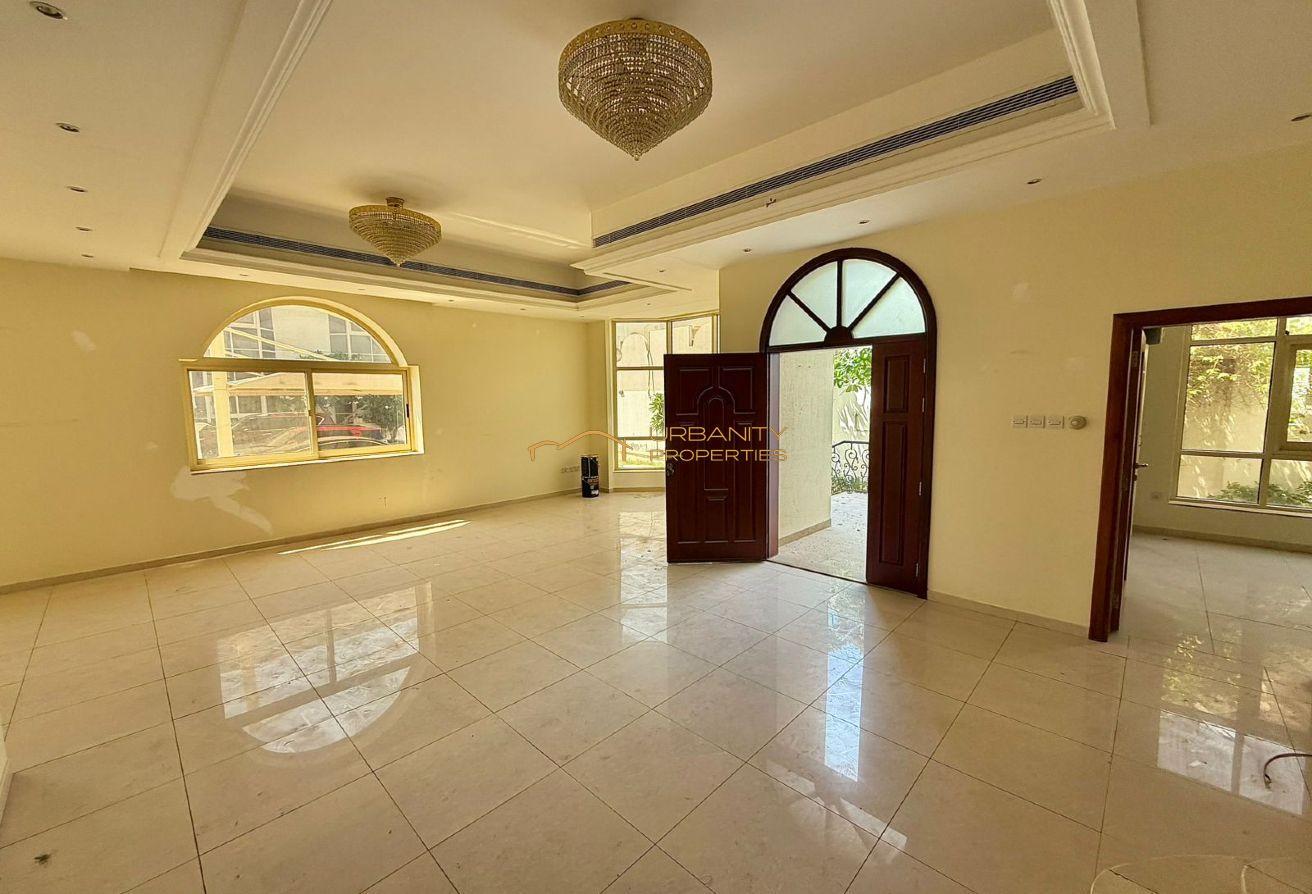 Spacious 5BR Villa | Shared Pool | Jumeirah 1 photo 4