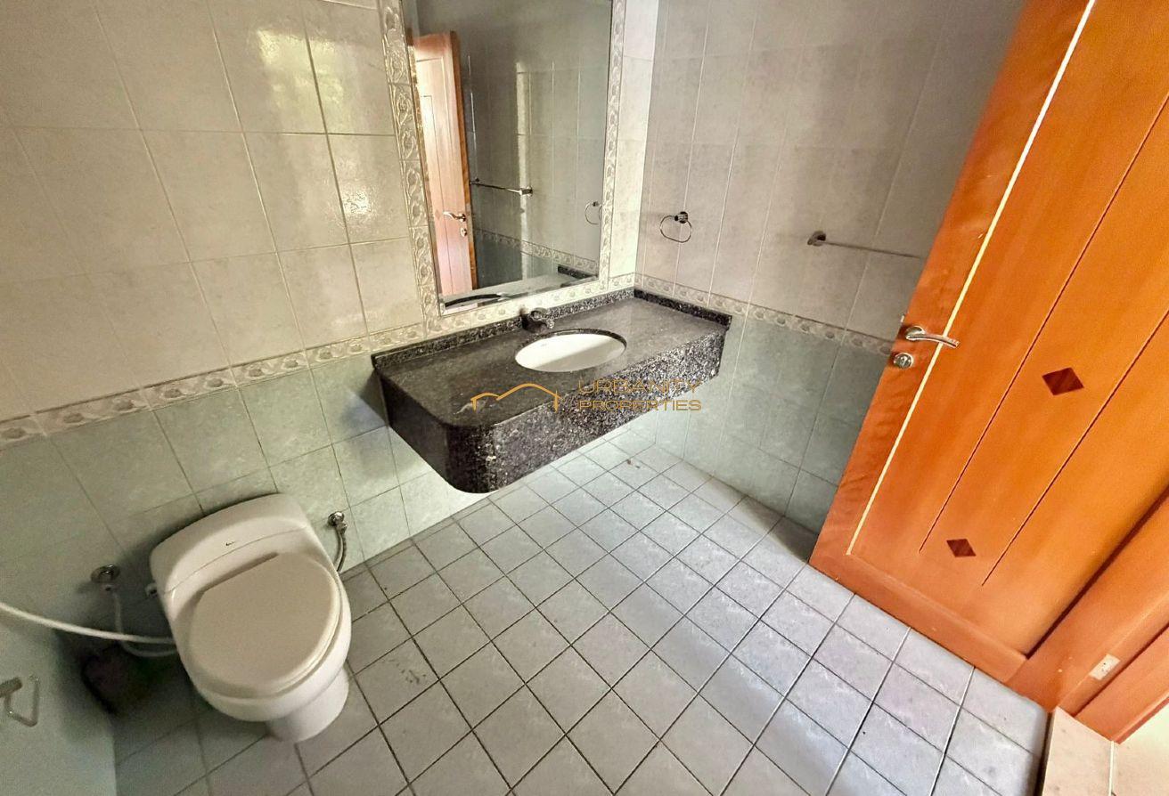 Spacious 5BR Villa | Shared Pool | Jumeirah 1 photo 27